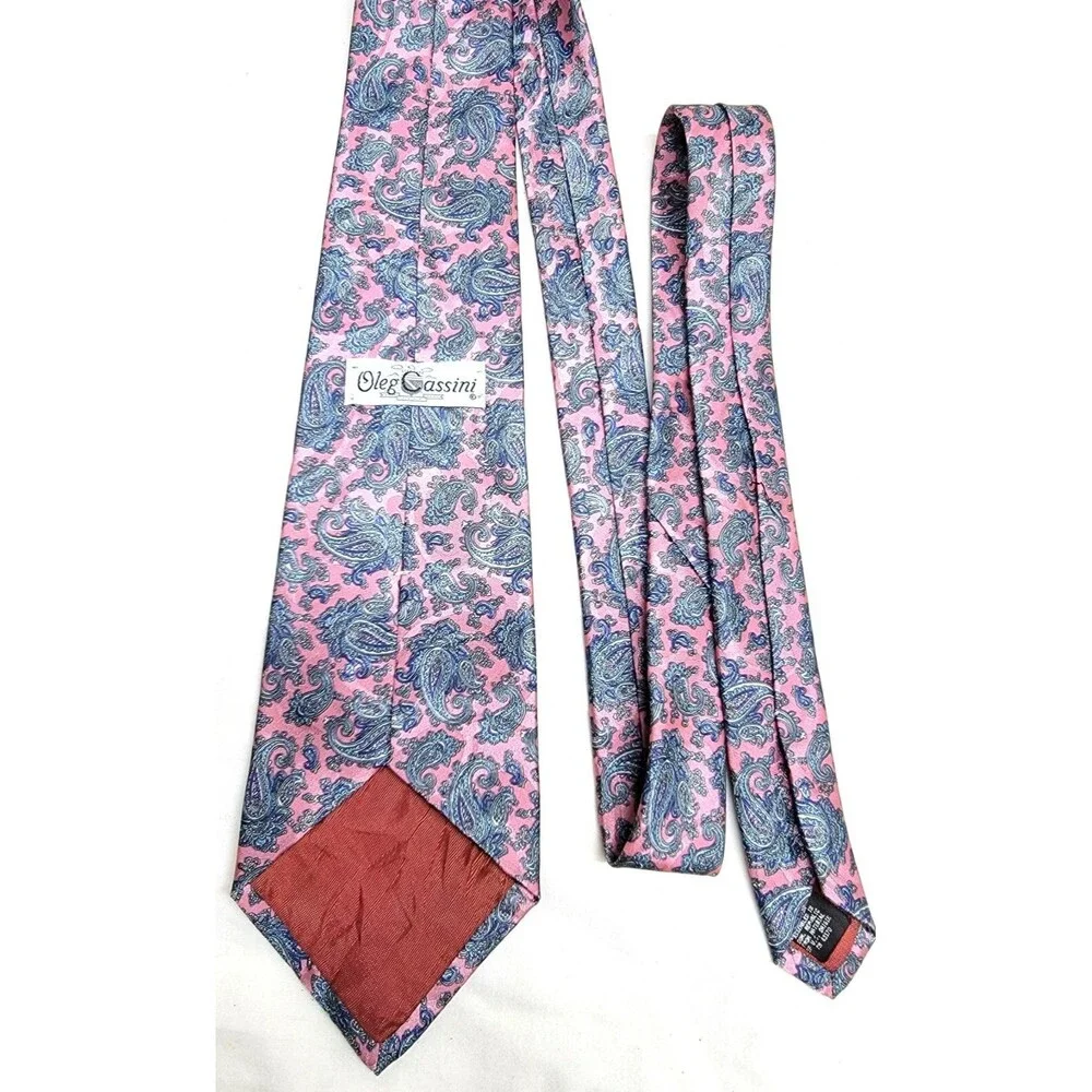 Vintage OLEG CASSINI Pink Silver Blue Paisley Men's Neck Tie EUC